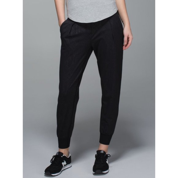 lululemon athletica Pants - Lululemon Yoga Party Pants Desert Snake Embossed Black Sweats Sweatpants Joggers